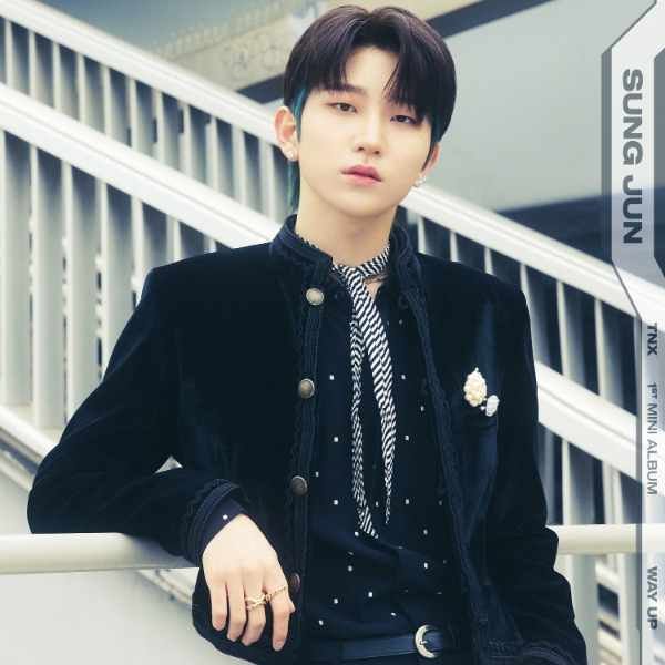 Sung jun فرقة TNX 
