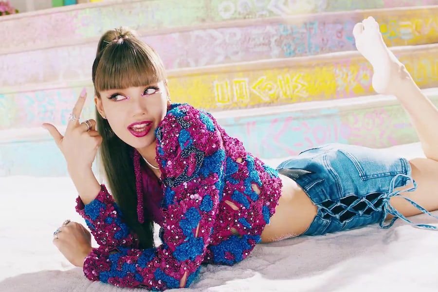 اعلان اصابة ليسا BLACKPINK ب COVID-19 و باقي عضوات الفرقة في انتظار النتائج