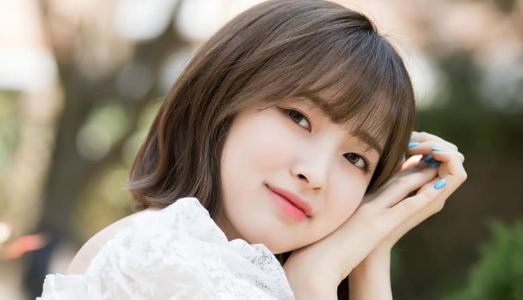 عضوة oh my girl ارين 