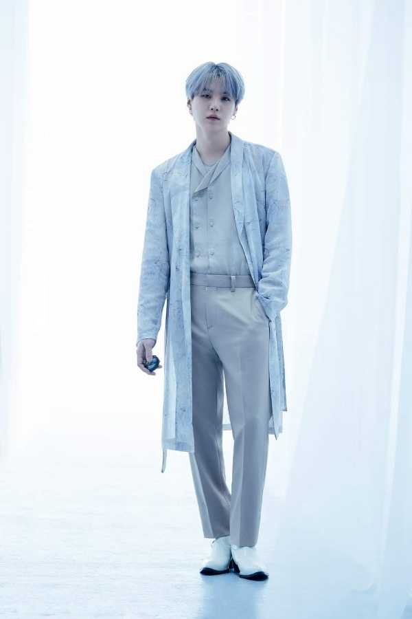 اصدرت bts المجموعة الثانية من الصور التشويقية لألبوم Proof