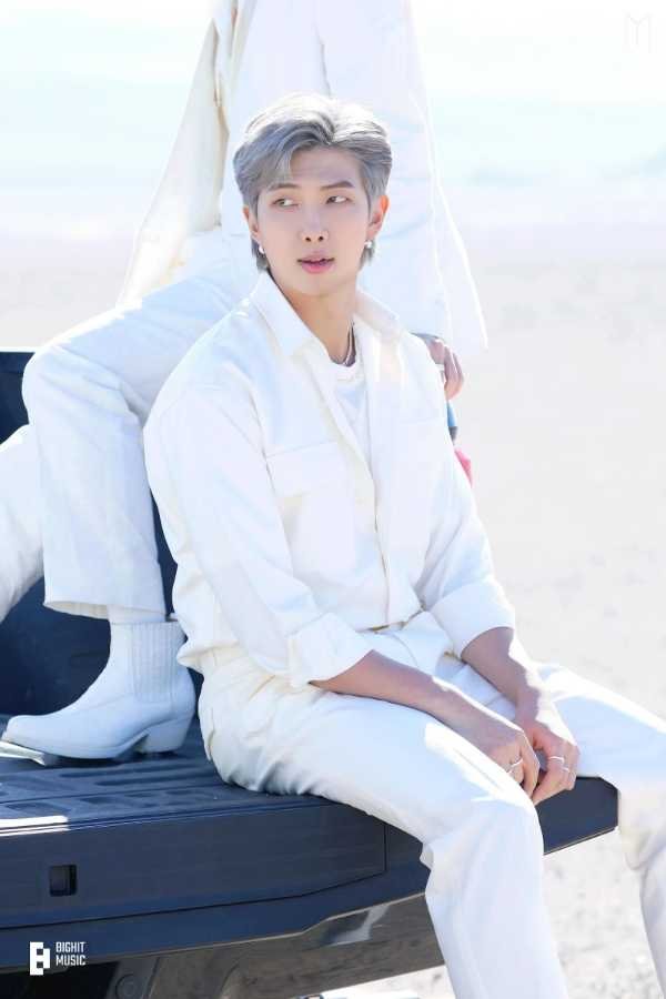  يتحدث عن جميع شائعات التوقف و التفكك فرقة Bts