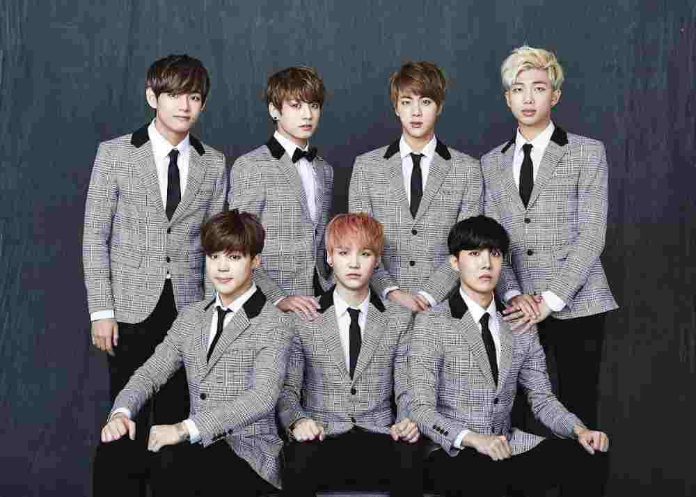 صور العائلة لفيستا Bts عبر 9 سنوات : تحول الأعضاء من مراهقين إلى شبان في غاية الوسامة 