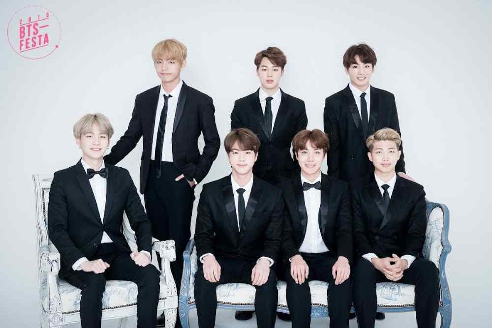 صور العائلة لفيستا Bts عبر 9 سنوات : تحول الأعضاء من مراهقين إلى شبان في غاية الوسامة 