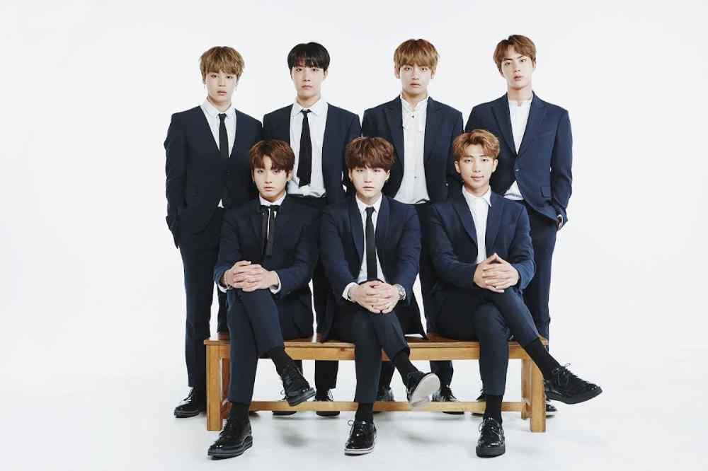 صور العائلة لفيستا Bts عبر 9 سنوات : تحول الأعضاء من مراهقين إلى شبان في غاية الوسامة 