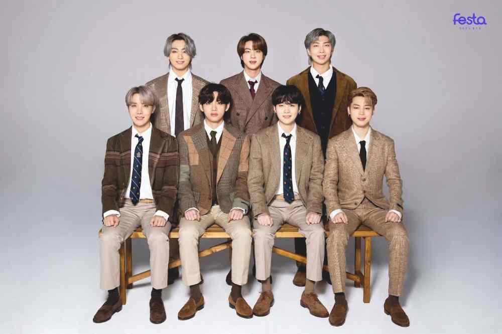 صور العائلة لفيستا Bts عبر 9 سنوات : تحول الأعضاء من مراهقين إلى شبان في غاية الوسامة 