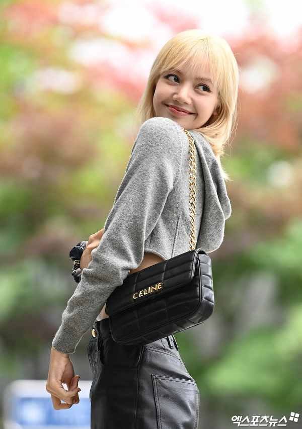 ليسا بلاكبينك