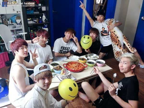 يتعرض موظف في شركة سامسونغ للانتقادات بسبب غيرته من BTS الجنونية