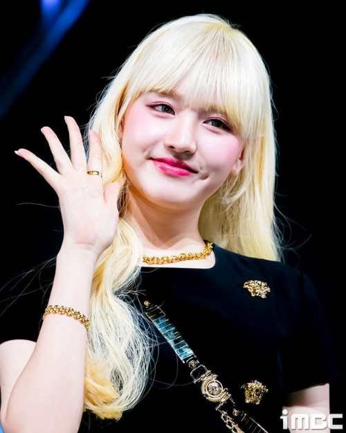 وزن ليز عضوة ايف يثير فوضى على وسائل التواصل الاجتماعي