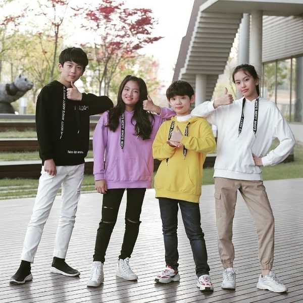 ماكني فرقة نيوجينز هيين جين ستان