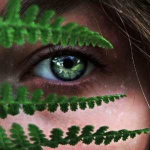 عيون اخضر