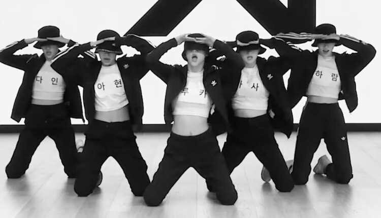 فرقة الفتيات الجديدة بيبي مونستر من YG تستعرض حركاتها الراقصة في فيديو أداء جديد